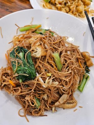 Fried Mee Sua  ~ 24/6/24 at True Veggie 实斋 in Central Singapore