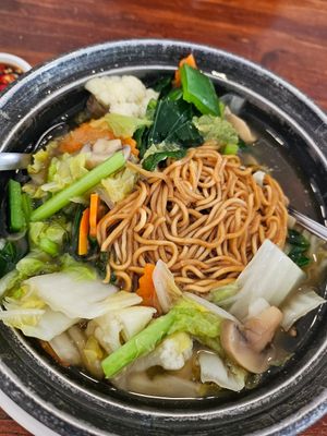 Claypot noodle at True Veggie 实斋 in Central Singapore