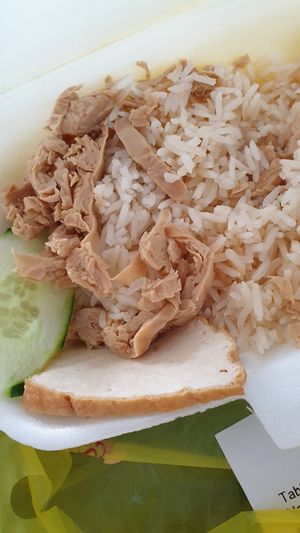 "Chicken" rice was not bad, slightly dry but would be better if there was more sauce & if the rice had more flavour :) at True Veggie 实斋 in Central Singapore