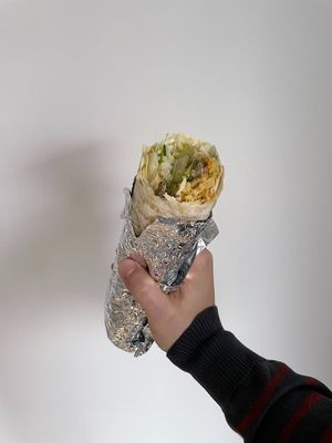 Size of falafel wrap / Grösse des Falafel Wrap at Falafel Ali1 in Leipzig