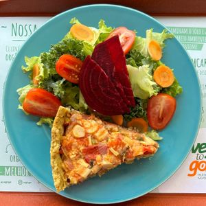 palm multigrain pie with organic salad at Veg To Go in Sao Paulo