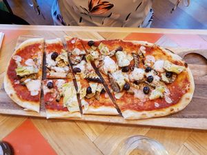 Vegan pizza at ASK Italian in Sheffield