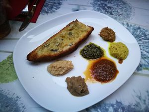 Antipasti, 6 different and delicious sauces at Veg Point in Tenna