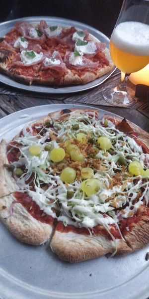 Pizza at Otomat in Bruges