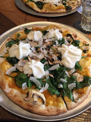 Spicy curry base with mushrooms and spinach. Very unique and lovely flavours. Very nice.  at Otomat in Bruges