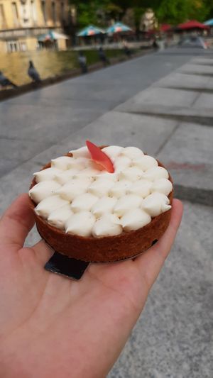 Lemon dessert at Oh Faon in Marseille