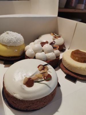 Garrigue, Pecan Bueno, Sticky Mango, Annie at Oh Faon in Marseille