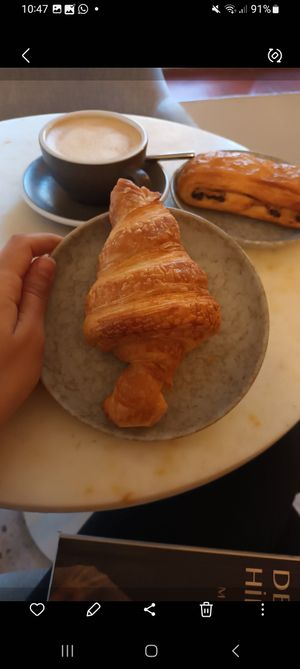 Christmas time croissant at Oh Faon in Marseille