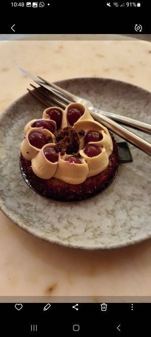 One of the seasonal dessert at Oh Faon in Marseille