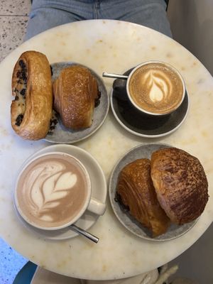 Pain suisse, pains au chocolat et brioche au chocolat  at Oh Faon in Marseille