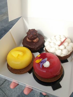 Rocher chocolate pastry, lemon tart, mango and sticky rice pastry, hibiscus pastry at Oh Faon in Marseille