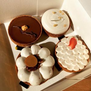 Sample of pastries at Oh Faon in Marseille