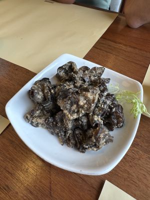 Black jelly fungus w sesame sauce  at Chi Lin Vegetarian in Kowloon