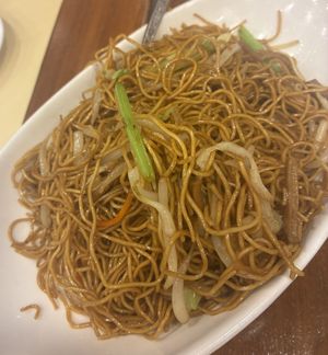 Noodles with bean sprouts   at Chi Lin Vegetarian in Kowloon