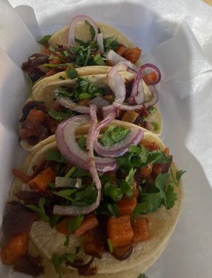 hibiscus tacos at House of Mexica in Reno