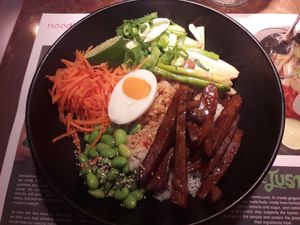 Seitan laqué avec oeuf vegan at Wagamama - Covent Garden in London