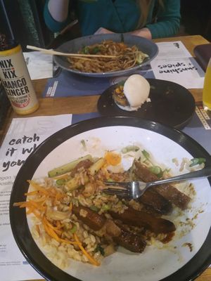 Avant gard'n, yasai pad thai, mushroom hirata buns with vegan siracha mayo 🌿💜 at Wagamama in Dorchester