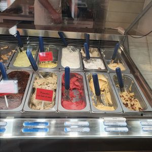Blue spoons are dairy free! at Gelateria dei Gracchi in Rome