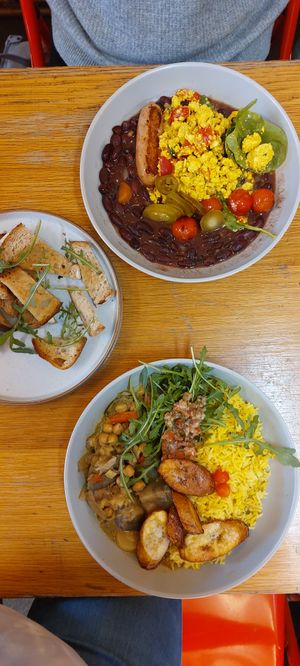 Moqueca bowl and Mexican breakfast at Pipoca Vegan in South West London