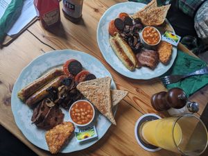 Vegan brunches with "black pudding" at The Plasterers Arms in Norwich