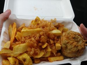 Mushy pea bomb, chips & scraps ♥️ at Capplemans Fish and Chips in Scarborough