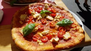 Vegan pizza at Timilia in Palermo