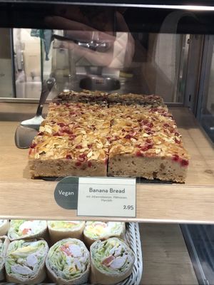 banana bread at Dean & David - Hauptbahnhof Express in Berlin