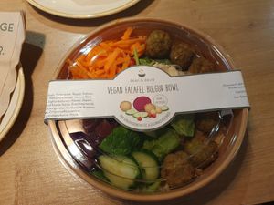 Vegan bowl at Dean & David - Hauptbahnhof Express in Berlin