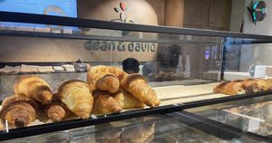   at Dean & David - Hauptbahnhof Express in Berlin