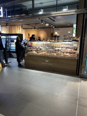   at Dean & David - Hauptbahnhof Express in Berlin