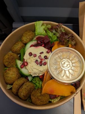 Falafel Tahini Salad - 3.5/5 at Dean & David - Hauptbahnhof Express in Berlin