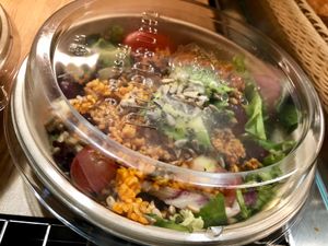 take-away salad (already made) at Dean & David - Hauptbahnhof Express in Berlin