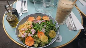 Buddha bowl without egg and pesto at Loulou Friendly Diner in Paris