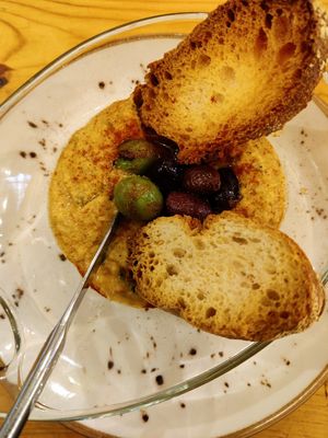 Hummus at Raices in Pamplona