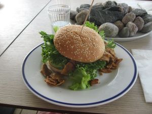 Vöner burger at Matildan Marina in Salo