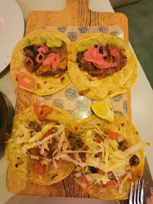 Heura and mushrooms tigas at Mano de Santo in Sevilla