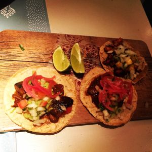 Taco's me and my friends. (vegan and non vegan)
They make they own tortilla and taco dough. at Mano de Santo in Sevilla