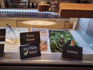 Thuis gemaakt Vegan Tonijn Salade at BetterBagels Bakery in Leiden