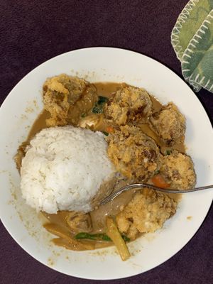 V16 (rice, vegetables and peanut sauce) with crispy vegan duck at Nammi in Berlin