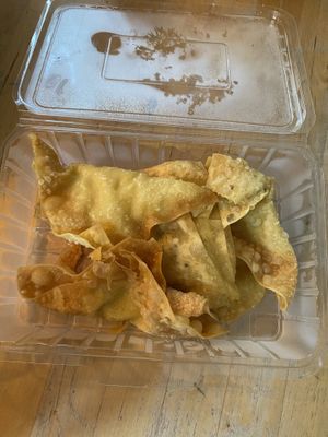 Wan tan (crispy tofu bags) at Nammi in Berlin