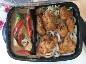 V16 vegan crunchy duck with salas, peanut sauce, vegetables and udon noodles at Nammi in Berlin