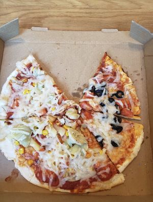 Great pizzas 🍕 at Mod Pizza - Factoria in Bellevue