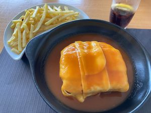 Vegan francesinha at Spacos in Vila Praia De Ancora