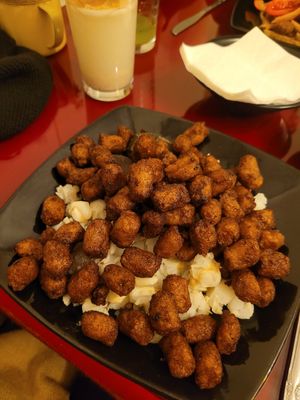 plato muy típico at Armonia in La Paz