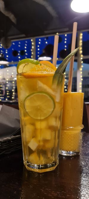 Ice tea and smoothie at Szczaw & Mirabelki in Poznan