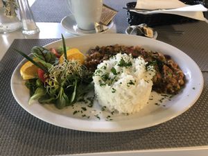 Gulasz vegan at Szczaw & Mirabelki in Poznan