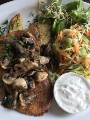 Seitan ‘Schabowy’ with roasted potatoes at Szczaw & Mirabelki in Poznan