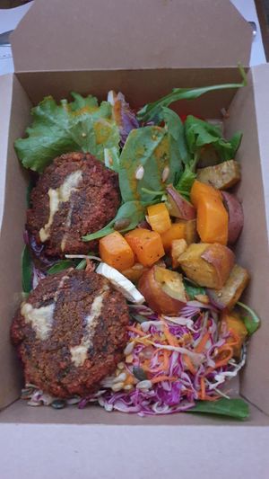 Falafel bowl with chilli sauce at Grow Healthy in Lisbon