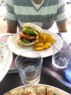 Burger vegan (11€) at Rancho Chico in Suances