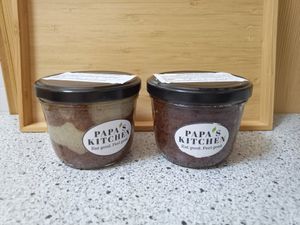 Vegan cakes to take away - marble (vanilla& chocolate ) and beetroot&chocolate at Papa's Kitchen - Eat good. Feel god. in Wiener Neustadt